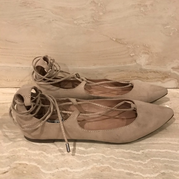 Steve Madden Lecrew Nude Suede Lace Up Flats - Picture 5 of 6